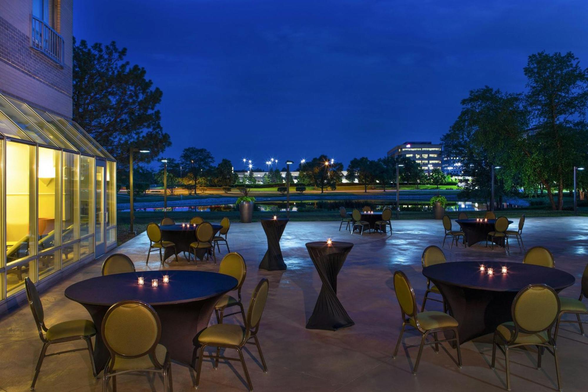 Sheraton Suites Chicago Elk Grove Елк Гроув Вилидж Екстериор снимка