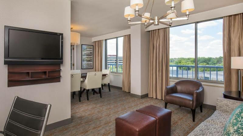 Sheraton Suites Chicago Elk Grove Елк Гроув Вилидж Екстериор снимка